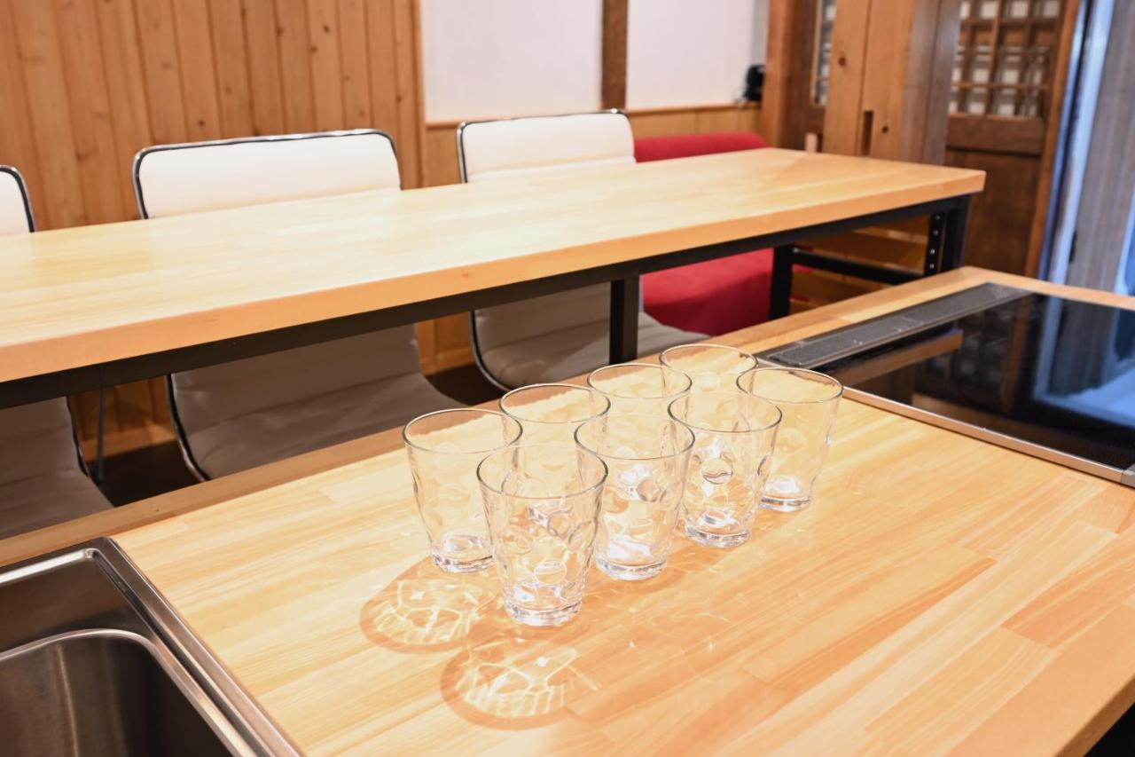 Manabi-Stay Takayama: Modern Kura Dining and Semi-Open-Air Bath in Traditional House Takayama  Exterior photo